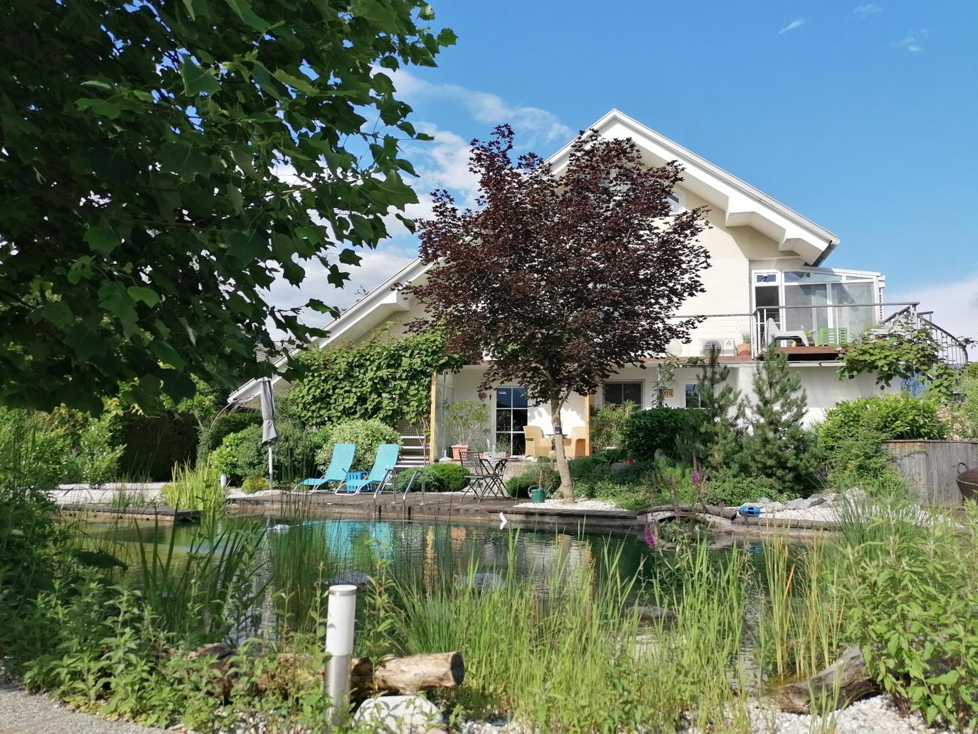 Garden Paradise Bled Apartments - Garden, Pond And Castle View Exterior photo