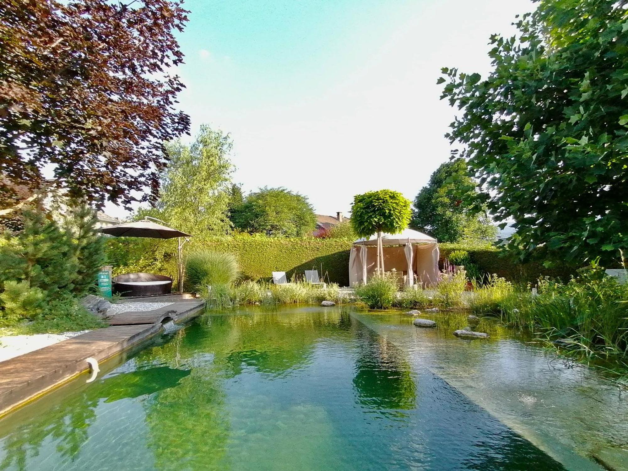 Garden Paradise Bled Apartments - Garden, Pond And Castle View Exterior photo