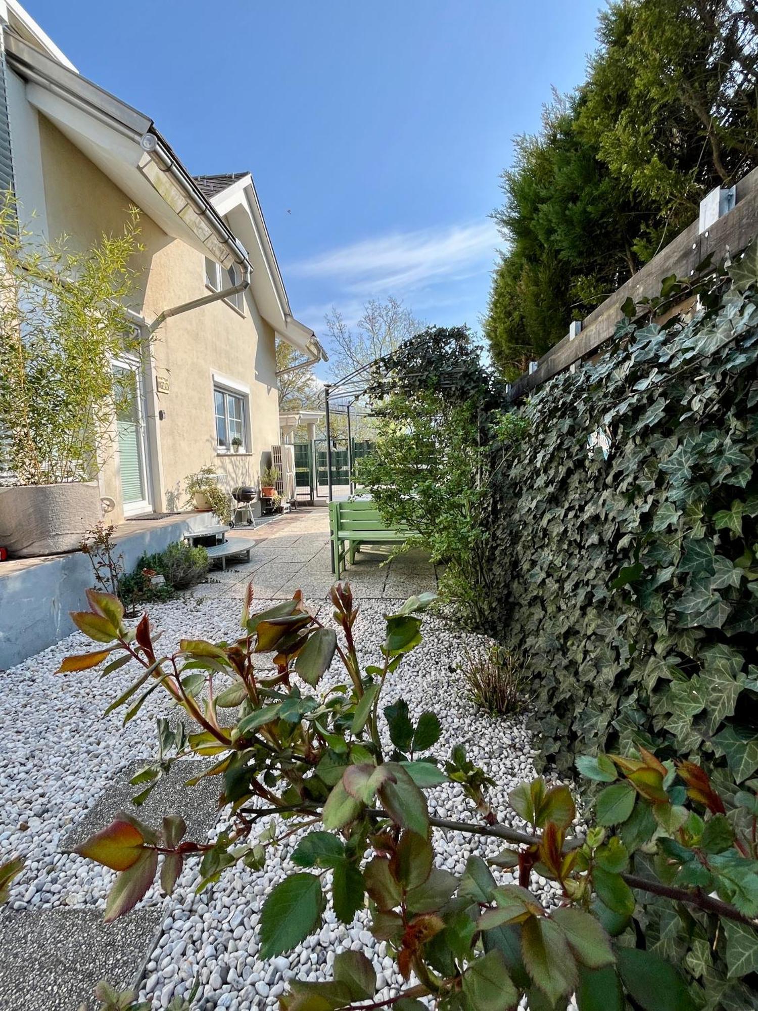 Garden Paradise Bled Apartments - Garden, Pond And Castle View Room photo