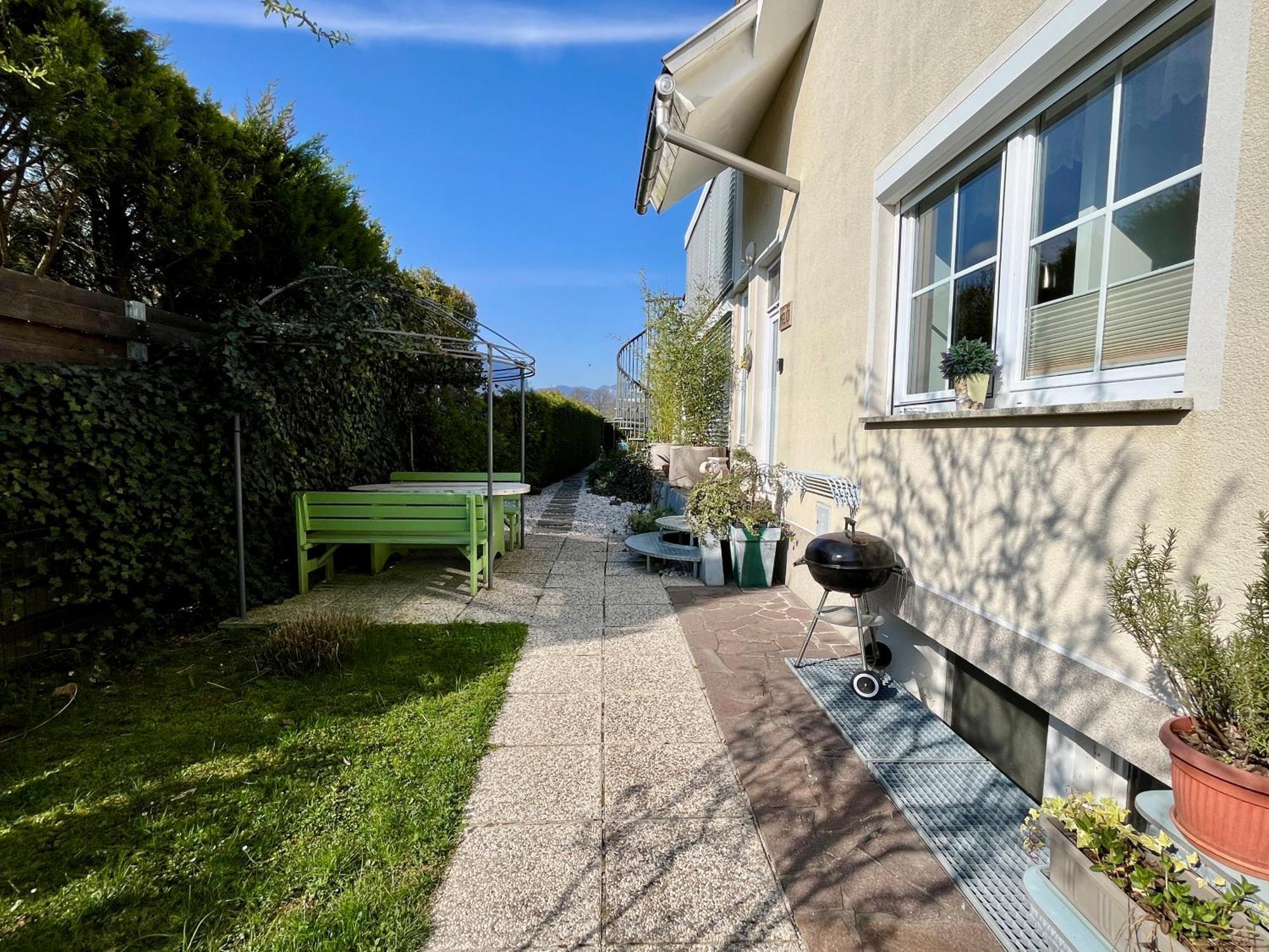 Garden Paradise Bled Apartments - Garden, Pond And Castle View Room photo