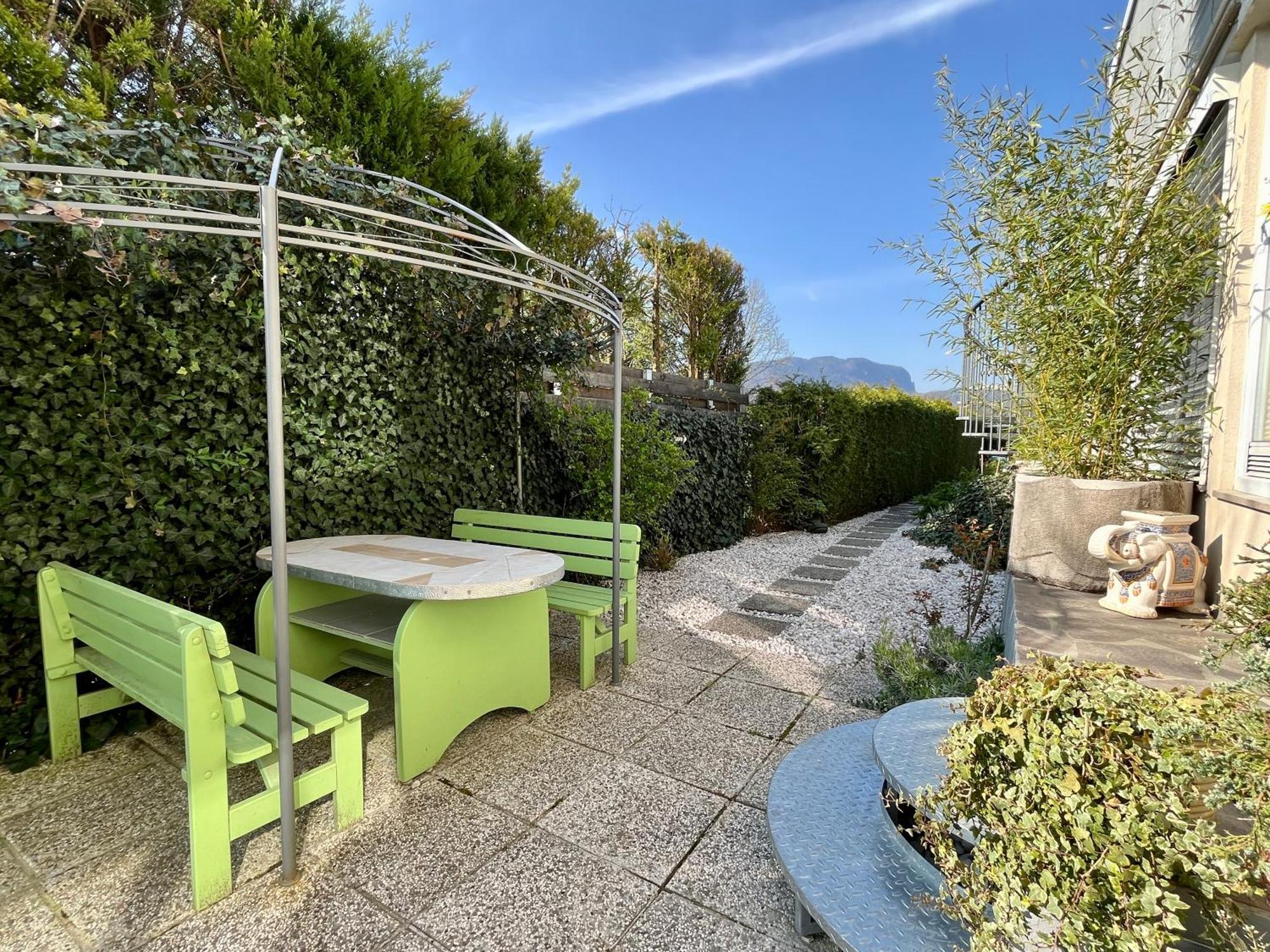 Garden Paradise Bled Apartments - Garden, Pond And Castle View Room photo